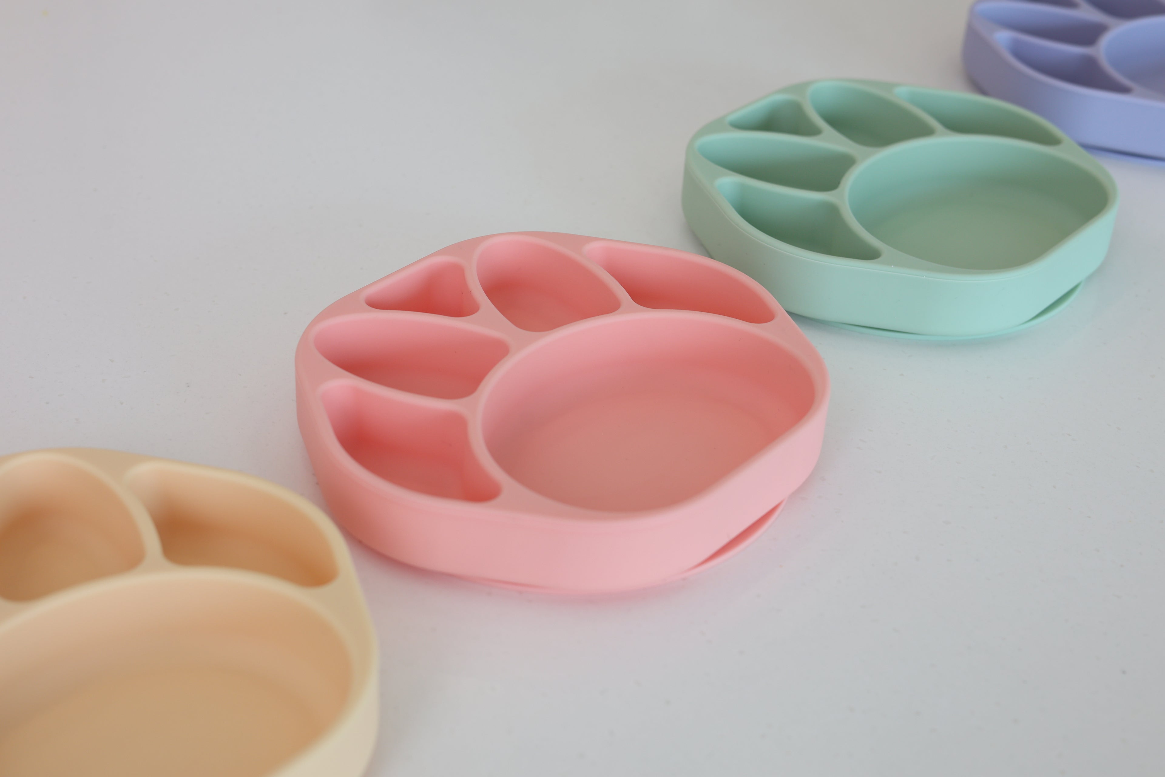 ひっくり返らないベビープレート - まのあし（パープル）