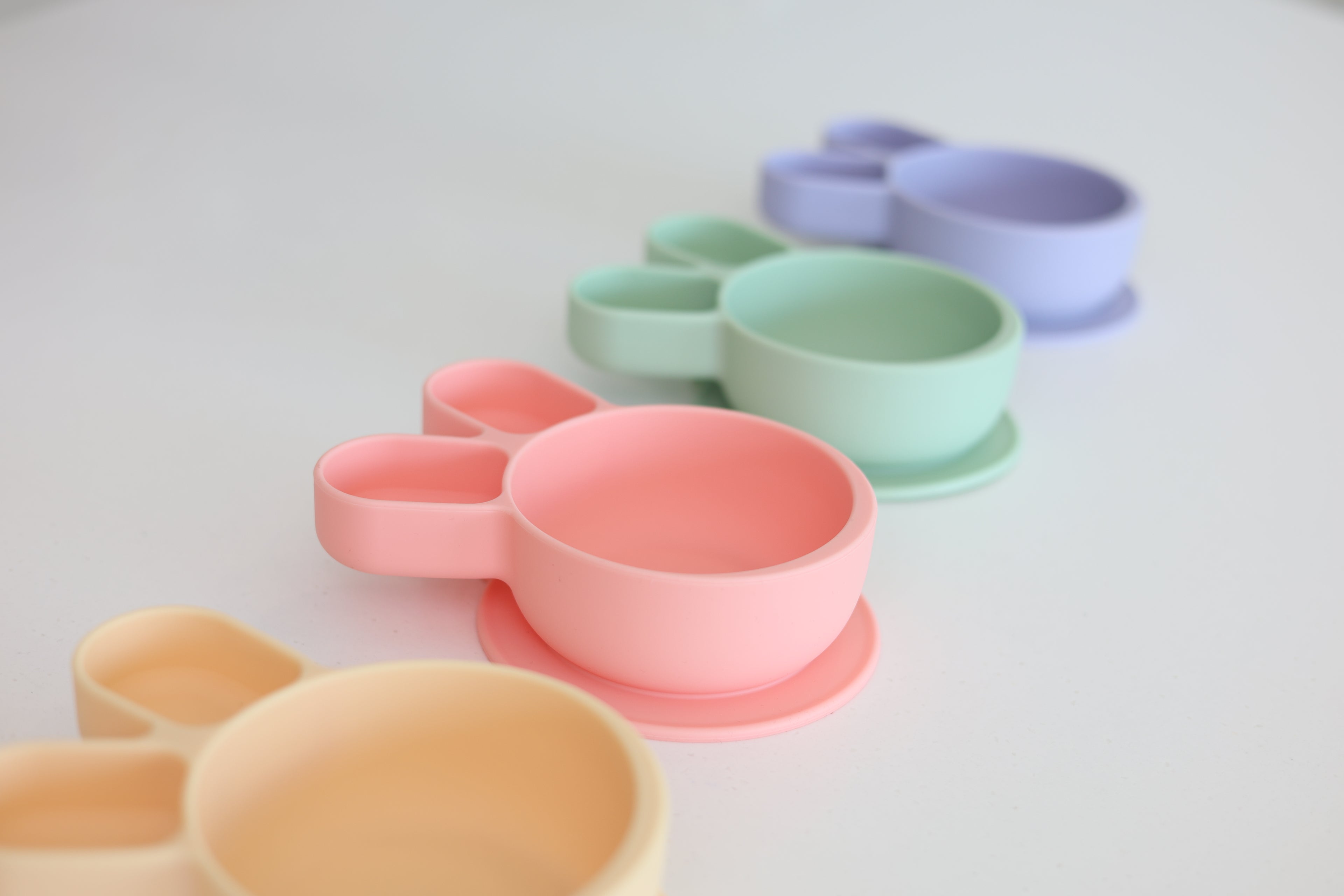 ひっくり返らないベビープレート - うさぎ（グリーン）